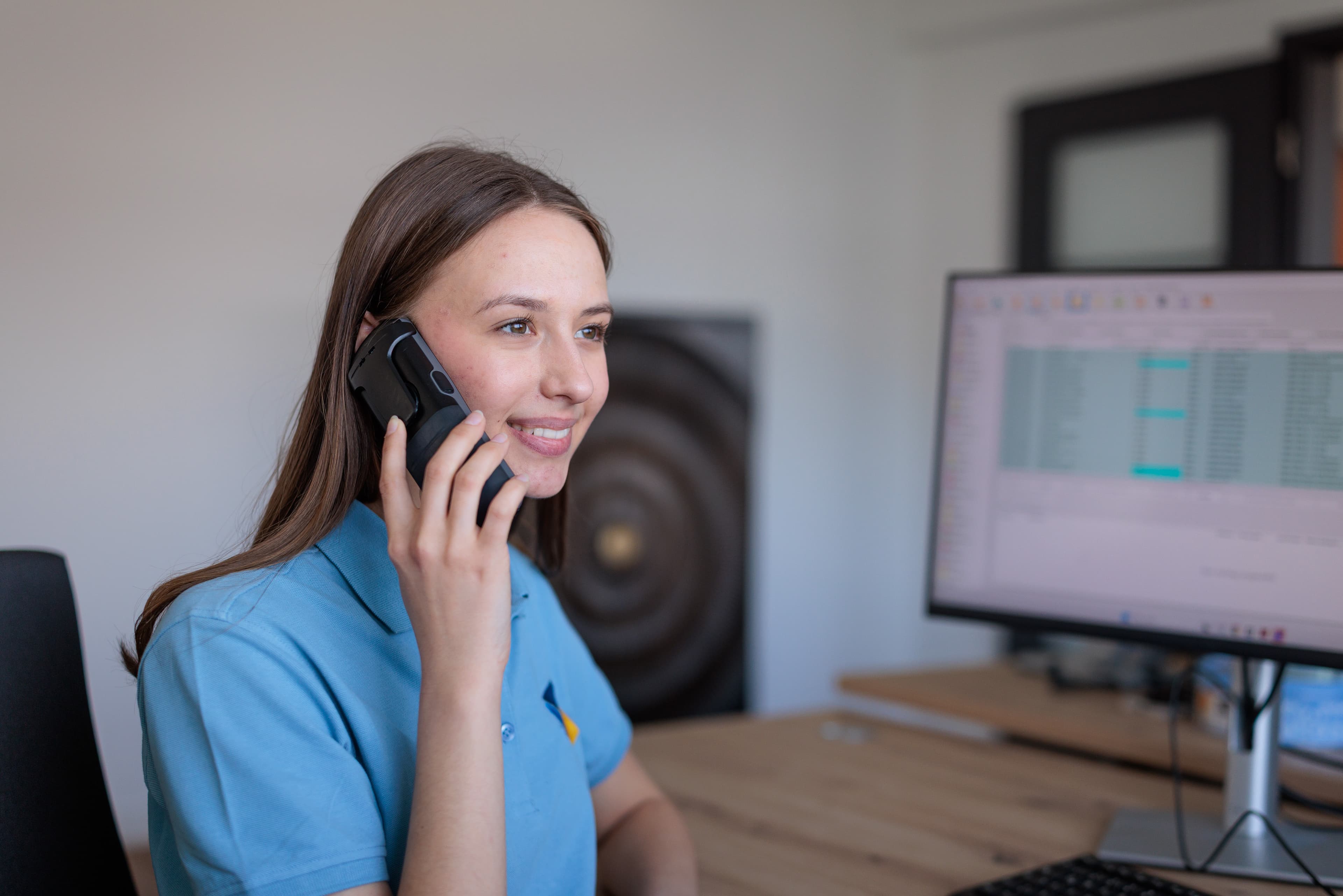 Service Mitarbeiter am Telefon